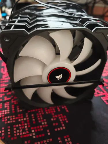 Ventoinha Corsair AF120 LED Vermelho ou Azul, 120mm, CO-9050080