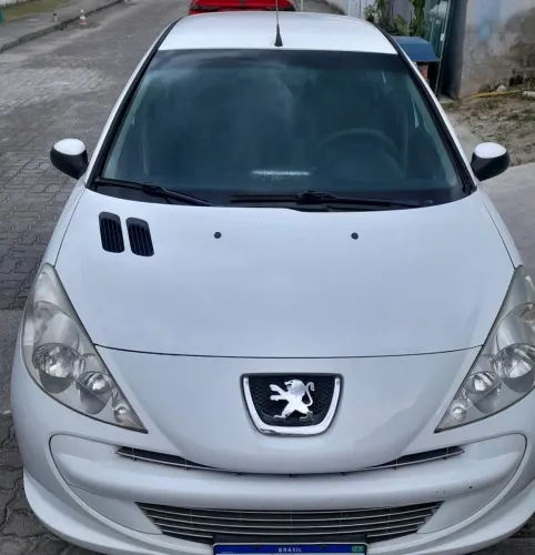 Peugeot 207 XR 1.4 Flex 8V 5P 2012