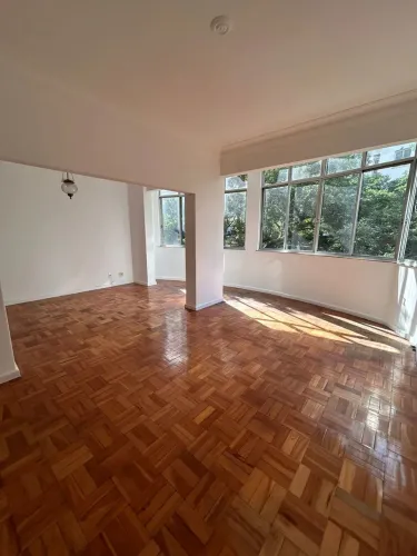 Apartamento para aluguel tem 122 metros quadrados com 3 quartos