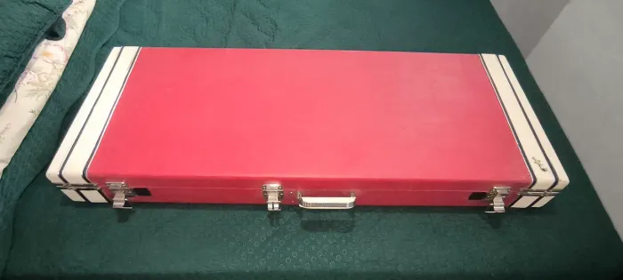 Case de guitarras universal