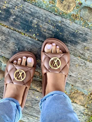 SLIDE NUVEM ( LOUIS VUITTON) 