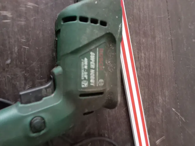 Furadeira Bosch Super Hobby com defeito , fazendo fumaça