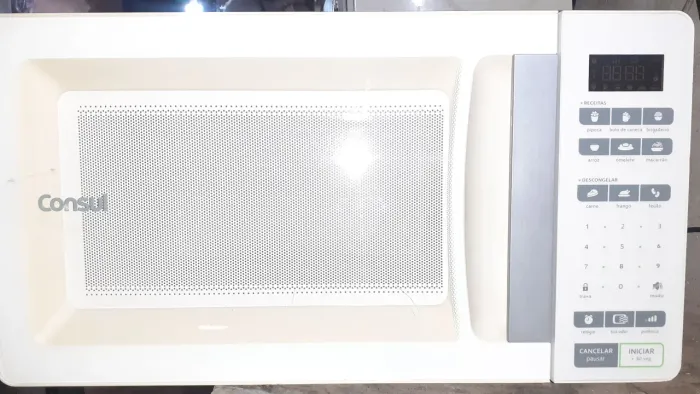Microondas consul 30 litros com "anti odor"muito novo.