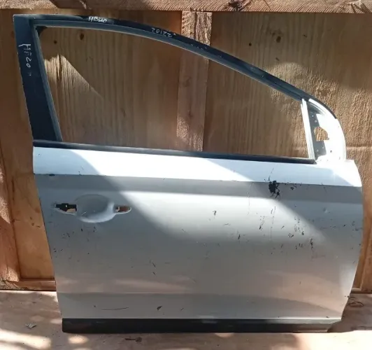 PORTA DIANTEIRA DIREITA HYUNDAI HB20 20/24 COM DETALHE