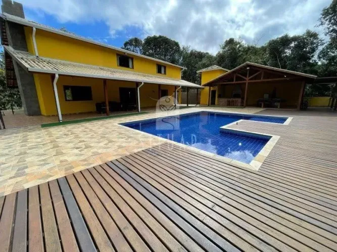 Chácara de Alto Padrão com 6.000m² - modernidade e charme da vida no campo