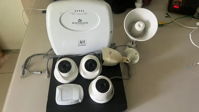 VENDO CÂMERAS / DVR / ALARME / SENSOR / BATERIA