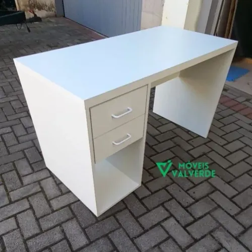 Mesa de Escritório Branca com Gavetas