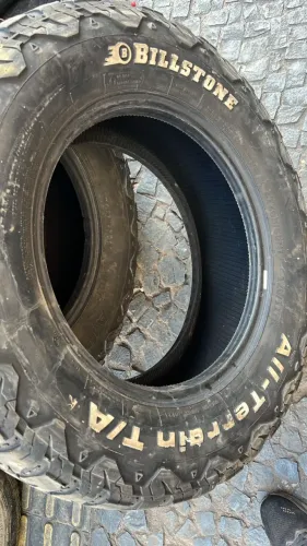 Pneu 265/65/17 Bilstone 80% vida útil