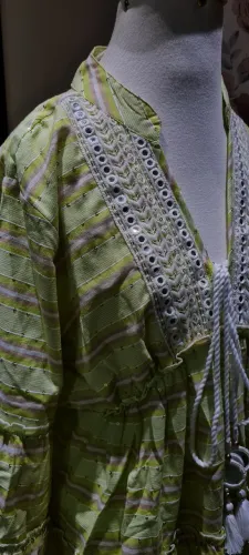 Vestido Indiano- Verde limão detalhes em renda e manga flaer