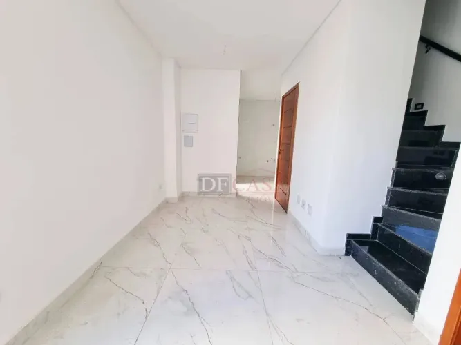Sobrado a venda na Vila Granada com 2 dormitórios e 1 vaga de garagem próximo ao Metrô Gui
