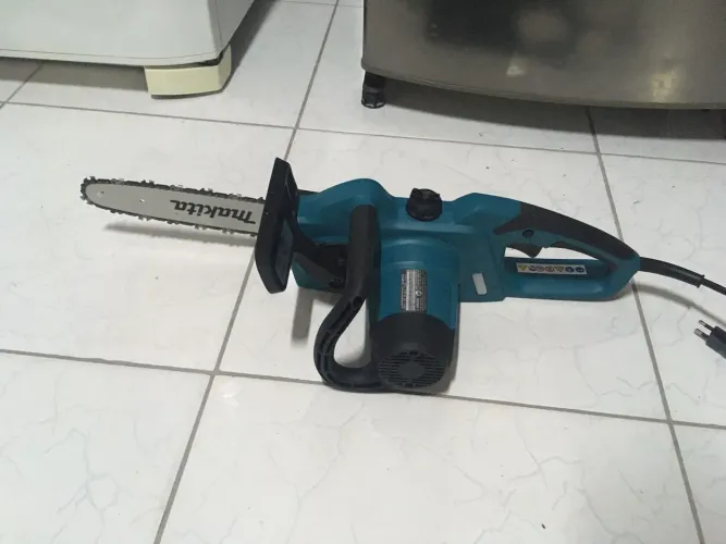 Motosserra Elétrica Makita