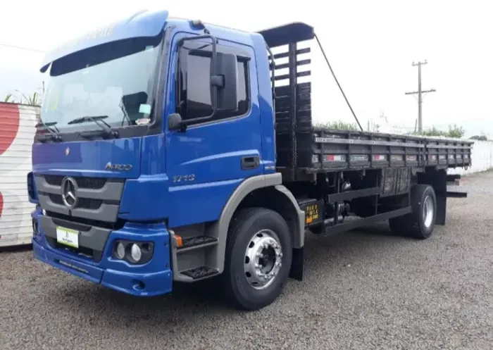 Atego Carroceria 2015