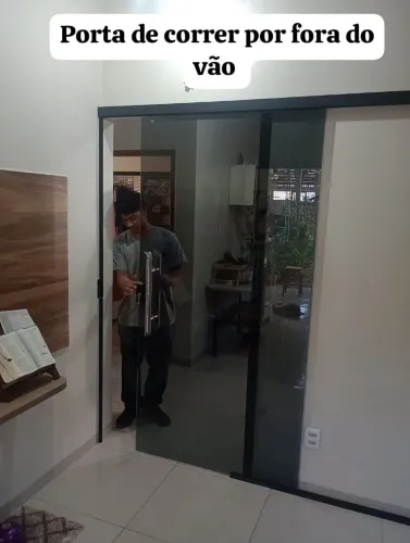 Porta de correr para vão