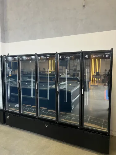 Cervejeira expositora 5 portas total black nova pronta entrega 