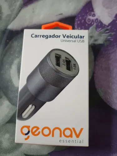 Carregador veicular universal USB novo lacrado
