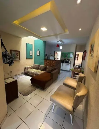 Vende-se casa na sacramenta KF
