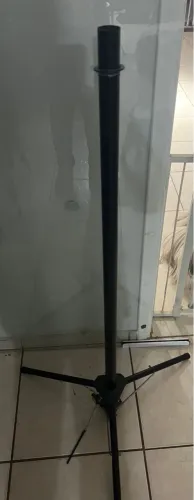 Tripé para caixas de som 