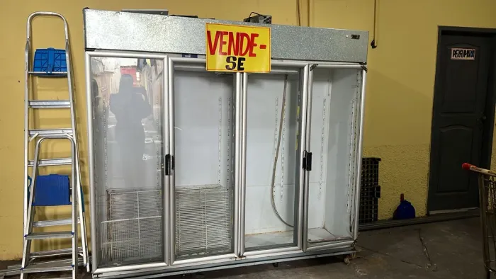 Vendo expositor refrigerador, whatsapp: *87