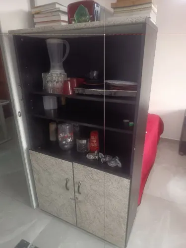 Armário de cozinha com chave