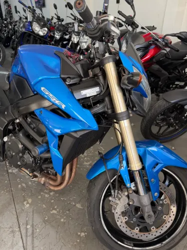 GSR 750(GONÇALO MOTOS)já emplacada e transferida