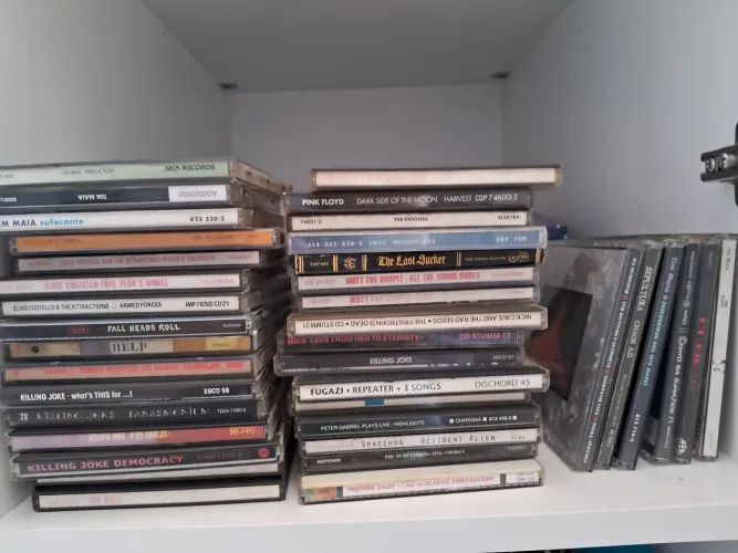 CDs Usados Elvis Costello, Peter Gabriel, Pink Floyd, Tim Maia, Mott the Hoople, Nick Cave