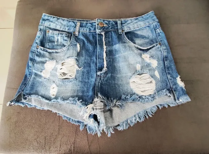 Lindo shorts jeans rasgadinho