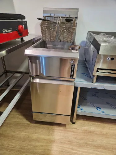 fritadeira a gás prime com zona fria 20L - a pronta entrega