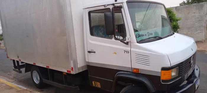 Vendo  caminhao MB 710 ano 97