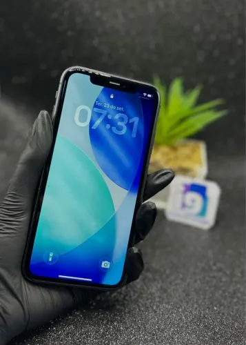 iPhone 11 Preto 64GB  100% , com garantia de loja física. 