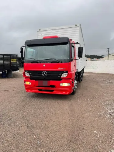 Mb atego 2425 6x2 bau 2011