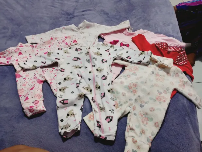 Lote de roupa de bebê pra troca