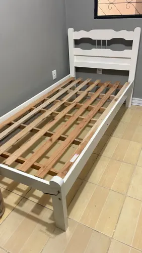 Cama de Solteiro Novinha 