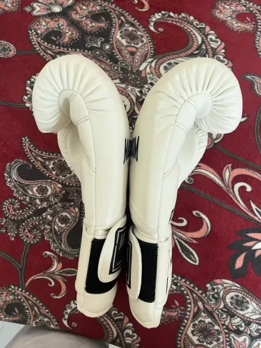 Luva Boxe E Muay Thai Maximum New Classic Premium Iniciante Cor Branco Tamanho 16oz