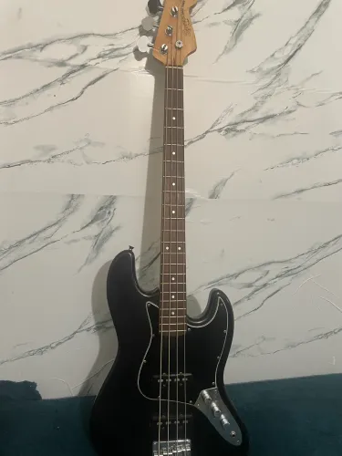 Baixo 4 Cordas Fender Squier Jazz Bass