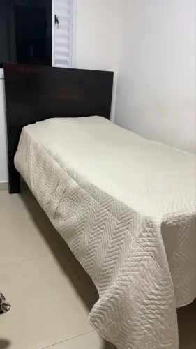 Cama de solteiro- colchão Ortobom e cama