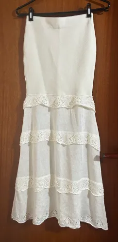 Saia linda Tricot off white tamanho 36