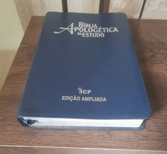 Bíblia de estudo apologética (UsadaComo nas fotos)