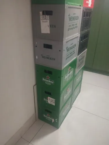 5 Engradados de cerveja Heineken com 120 garrafas