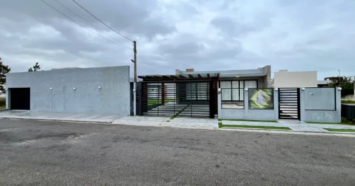 Casa 5 dormitórios em Bella Torres/SC