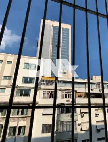 Apartamento - / Residencial / Leme