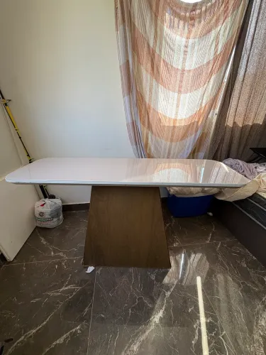 Vendendo essa mesa em ótima condição. Serve para estudos, maquiar e apoio