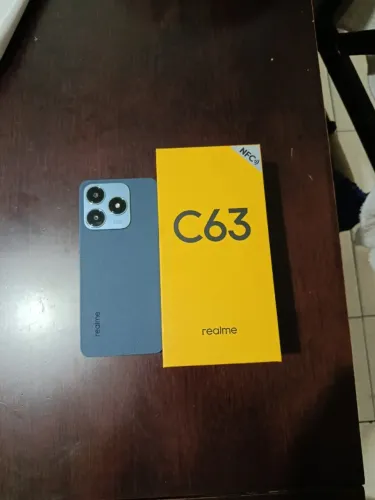 Realme c63 256gb 8gb RAM semi novo