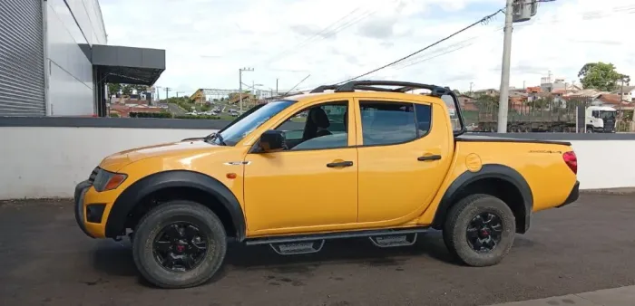 Mitsubishi L200 Triton Savana 3.2 CD TBI Dies. Mec. 2016