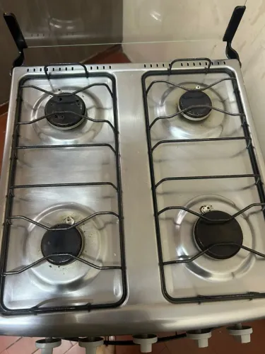 VENDO SOFA 3 LUGARES E FOGAO 4 BOCAS EM BOM ESTADO !!! 