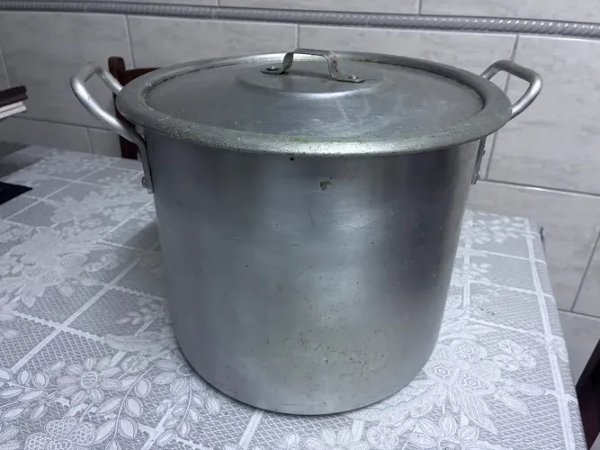Panela média alumínio grosso 