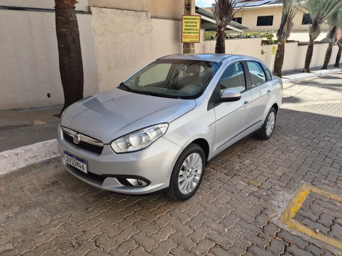 Fiat Grand Siena Essence 1.6 Flex 16V 2014
