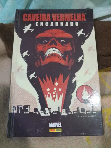 Caveira vermelha encarnado