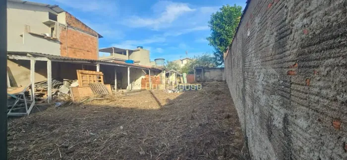 Terreno Plano e Bem Localizado a Menos de 5 Minutos da Vila Santa Cecília em Volta Redonda