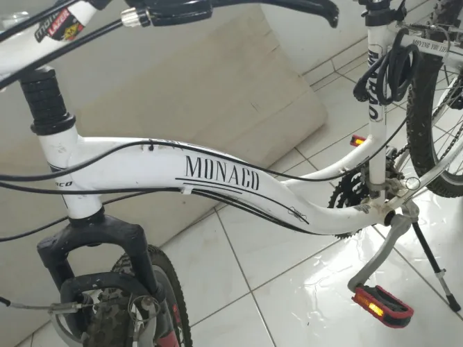 BIKE MÔNACO COM ACESSÓRIO 