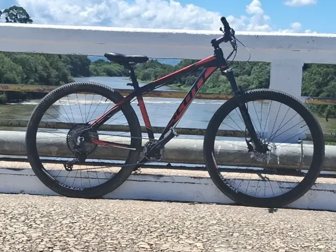 Bicicleta Scott Aspect 950 Tamanho M, em alumínio 6061 Câmbio 12v X 1 shimano Deore  